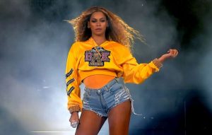 Beyonce Reveals She's 'Cooking Up Some Music'