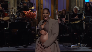 Keke Palmer Announces Pregnancy During 'SNL' Monologue