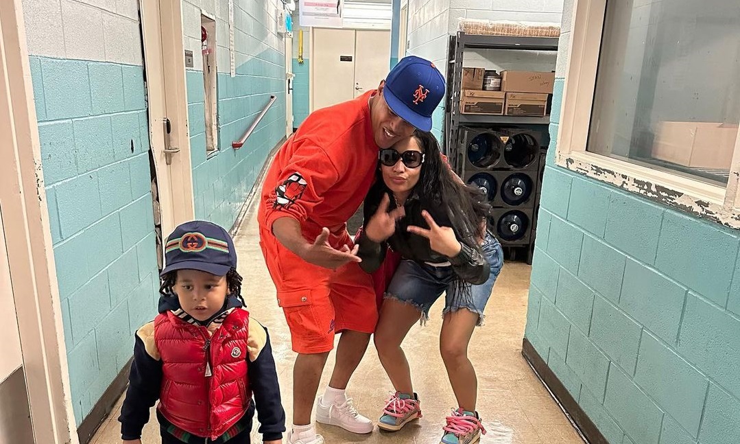 Nicki Minaj and Kenneth Petty Pose for the Camera with Papa Bear