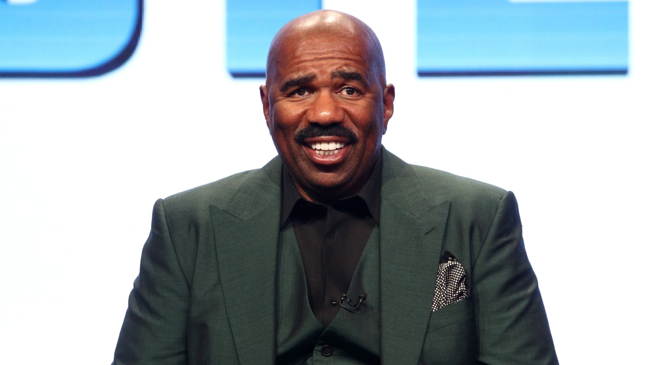 SteveHarveytoGiftEightCollegeStudentsWith$KScholarships